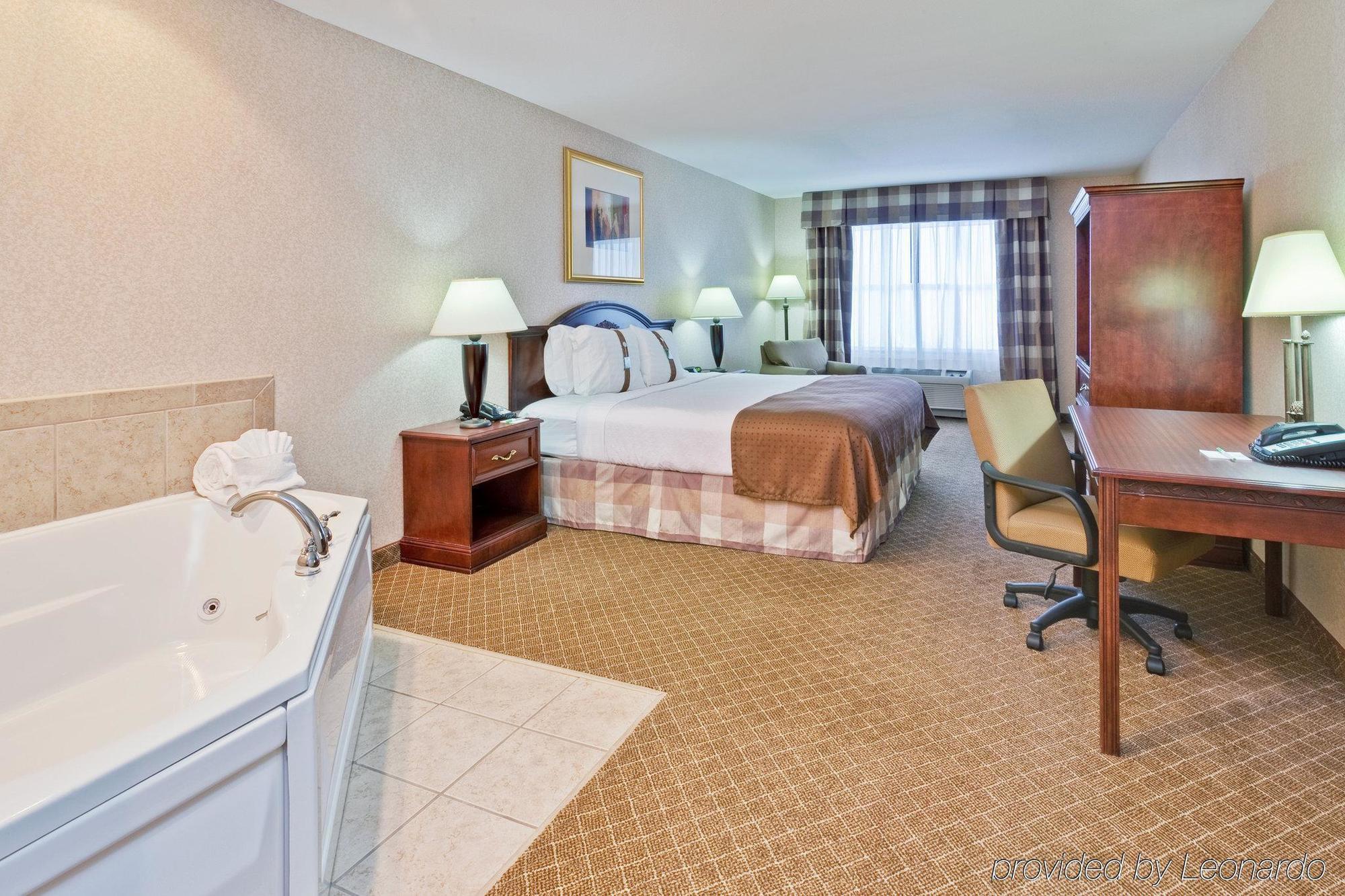 Holiday Inn Poplar Bluff By Ihg Oda fotoğraf